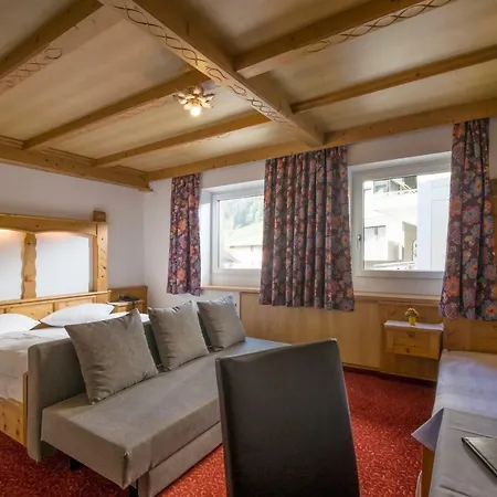 Zellerstuben بيت ريفي 3*